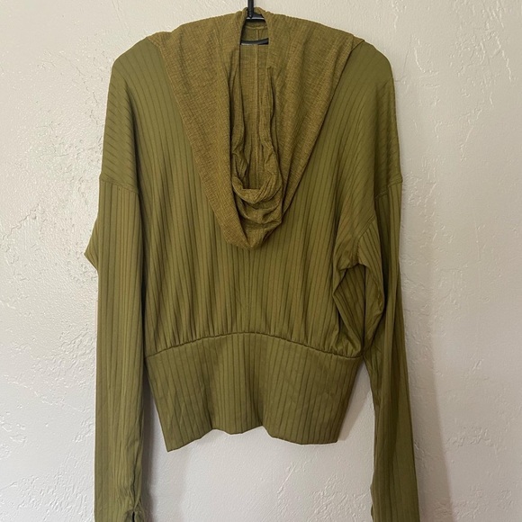 Free People Movement Mock Neck Olive Green Hoodie NWT Size M Brand New - Picture 3 of 4